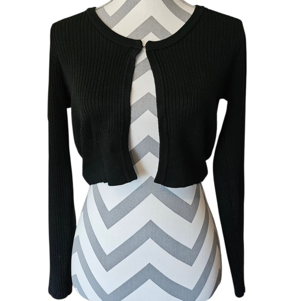 Whimsigoth Ribbed Cropped Black Cardigan Shrug‎ M Hook and Eye Closure Y2K Style